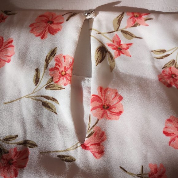 CeCe Ladies Fully Lined Ruffle Bottom Short Sleeve Dress - Picture 5 of 8